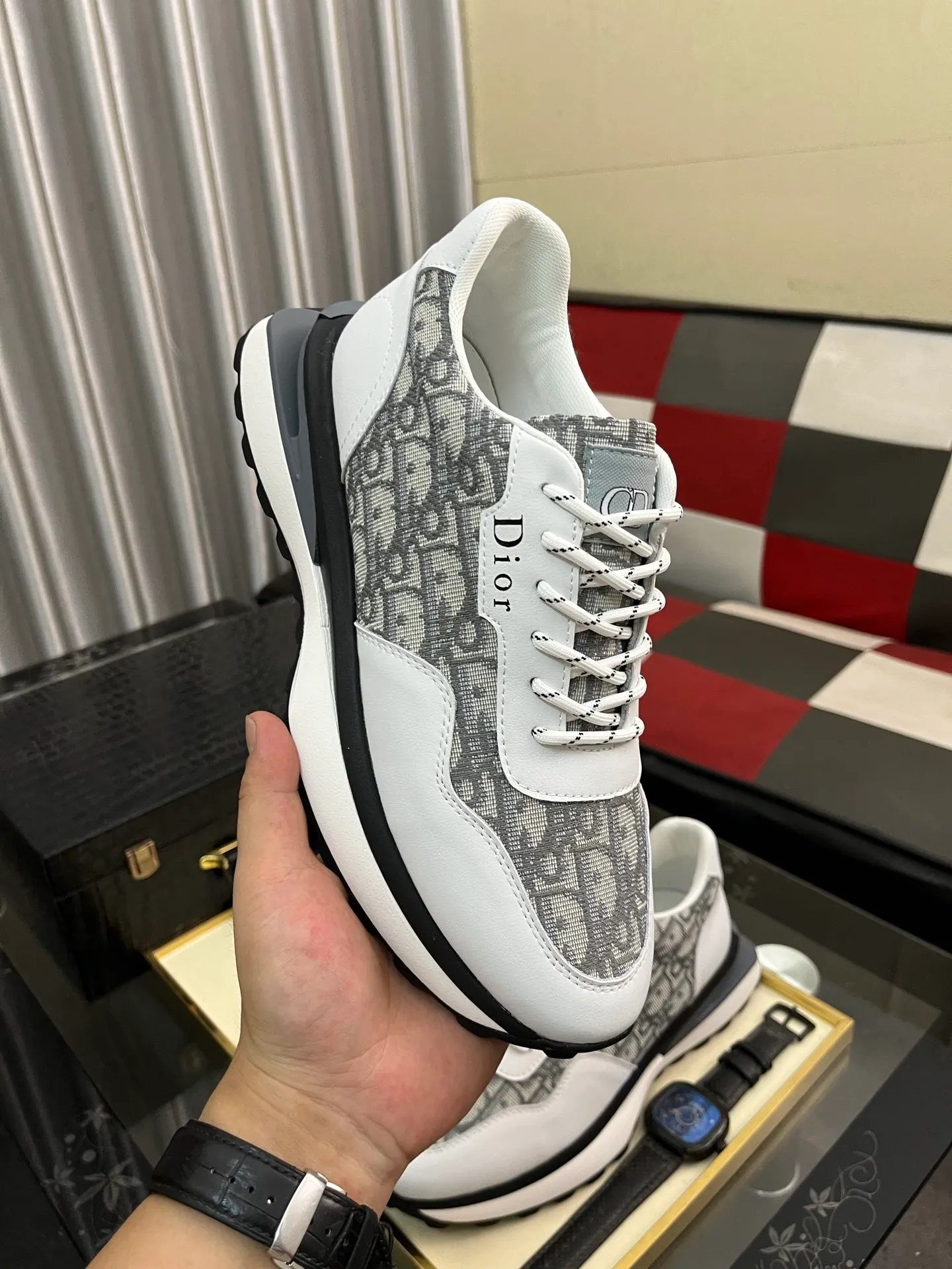 Men's Men's Shoes💰458⌚️⌚️Dior unique modern style sneakers. Counter purchasing 🏃casual leather shoes😍😍 original cowhide leather imported from Italy (refuses to discolor and grind feet) soles: original soles specially provided by the original factory, super cool😍 lace up and walk with wind👍 style design ⚠️ super comfortable and wear-resistant original soles. Just like shooting the real thing 🎬The real thing is better Code number: 38-443️⃣Colors available